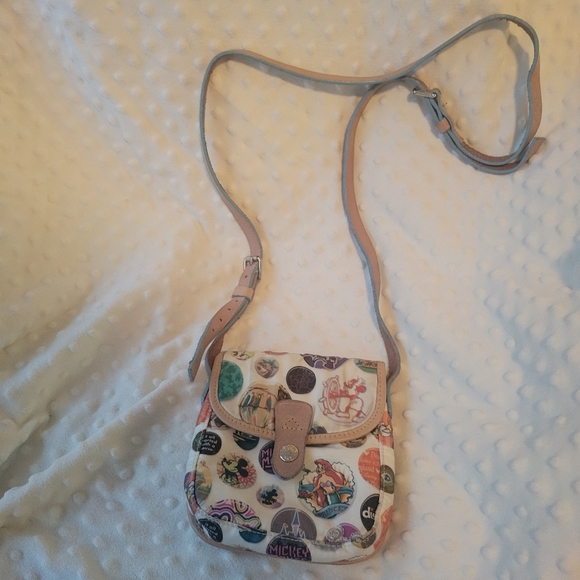 Disney Dooney & Bourke Button Crossbody Disney Parks Exclusive - Picture 2 of 12